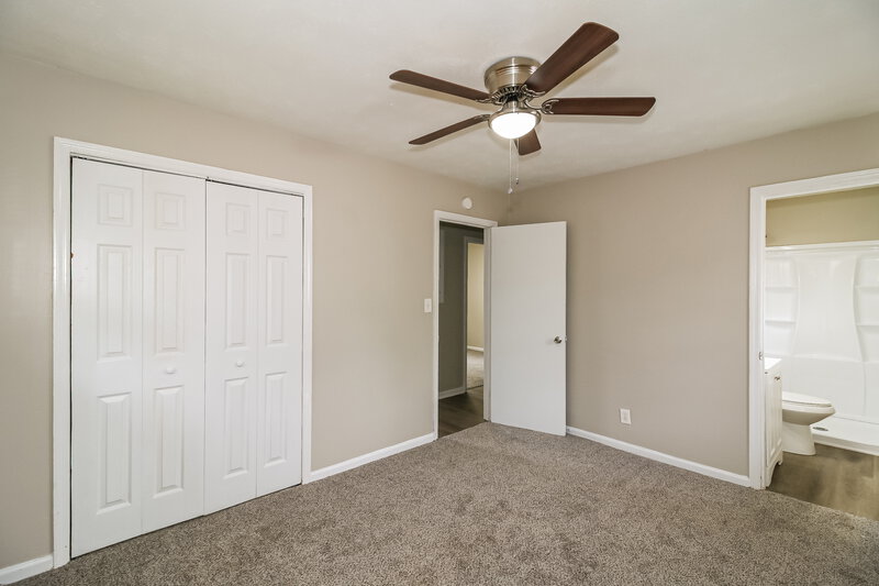 1,550/Mo, 20 Freeman Dr Stockbridge, GA 30281 Main Bedroom View 2