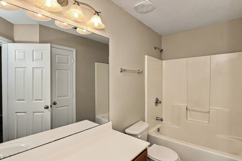 1,930/Mo, 4689 Ravenwood Loop Union City, GA 30291 Bathroom View