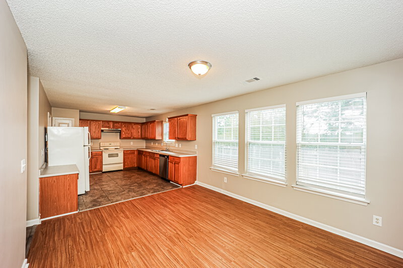 1,725/Mo, 6116 Hickory Ln Union City, GA 30291 Dining Room View 2
