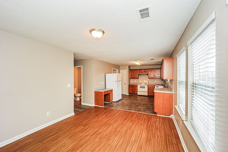 1,725/Mo, 6116 Hickory Ln Union City, GA 30291 Dining Room View 3