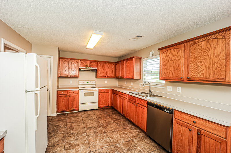 1,725/Mo, 6116 Hickory Ln Union City, GA 30291 Kitchen View