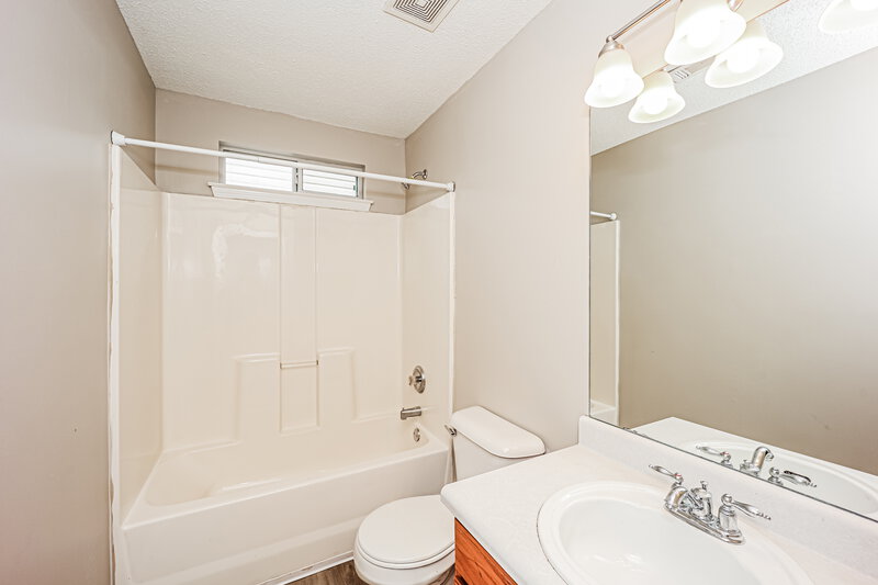 1,725/Mo, 6116 Hickory Ln Union City, GA 30291 Bathroom View