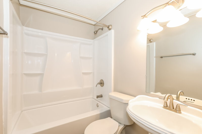 2,450/Mo, 4284 Ridgetop Dr Ellenwood, GA 30294 Bathroom View