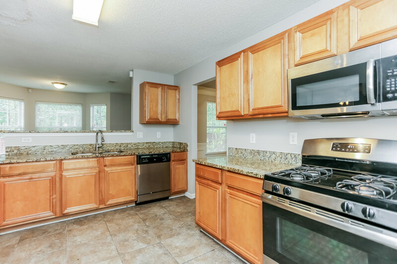 2,140/Mo, 3856 Micah Ln Ellenwood, GA 30294 Kitchen View 2