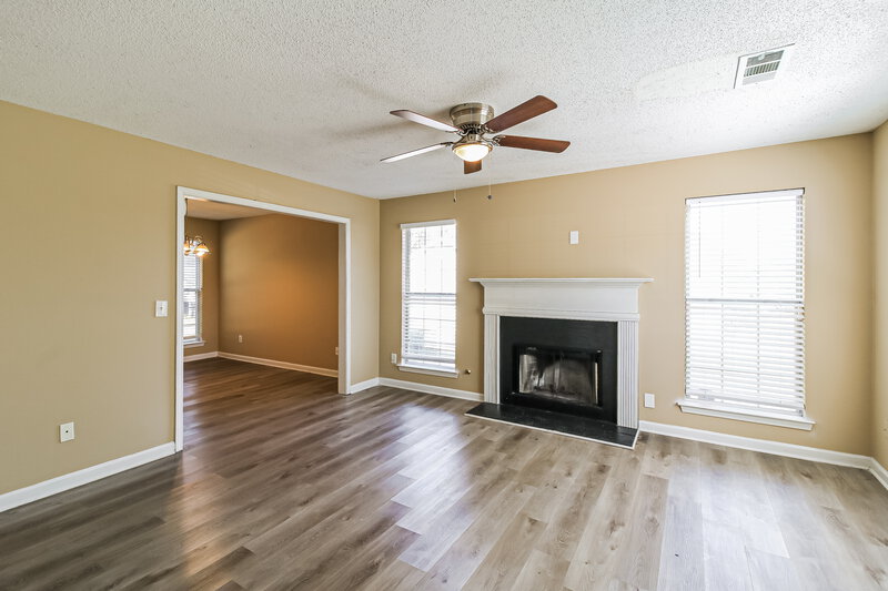 1,945/Mo, 2660 Brenston Dr Ellenwood, GA 30294 Living Room View
