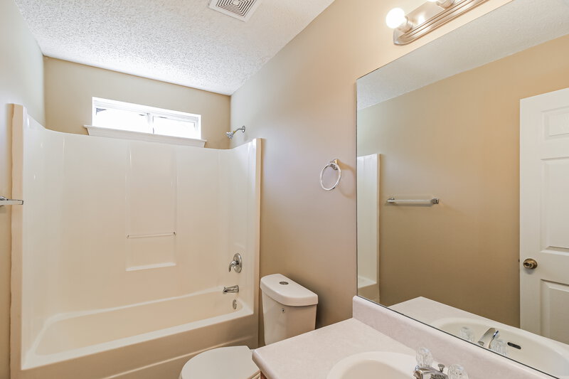 1,945/Mo, 2660 Brenston Dr Ellenwood, GA 30294 Bathroom View