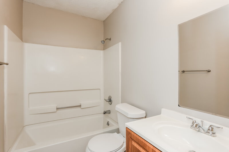 1,795/Mo, 6684 Judy Ln Riverdale, GA 30296 Bathroom View