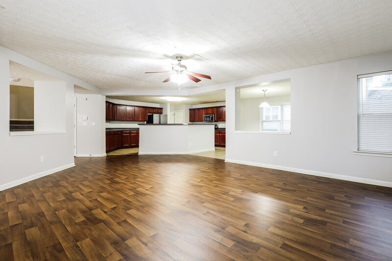 2,160/Mo, 2894 Edgewater St SW Atlanta, GA 30331 Living Room View 2