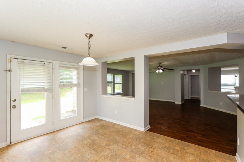 2,465/Mo, 2894 Edgewater St SW Atlanta, GA 30331 Breakfast Nook View