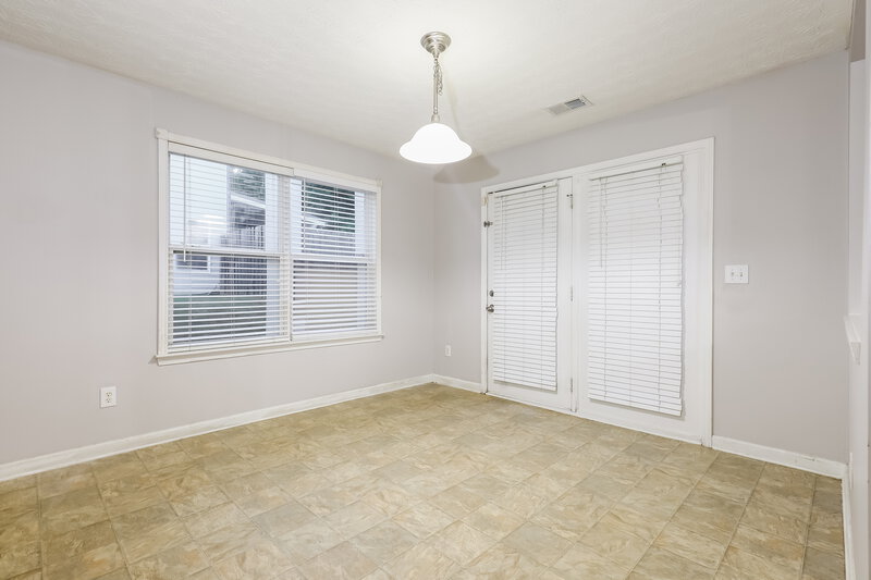 2,160/Mo, 2894 Edgewater St SW Atlanta, GA 30331 Office View