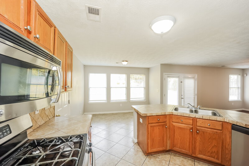 2,335/Mo, 375 Birchmere Close SW Atlanta, GA 30331 Kitchen View
