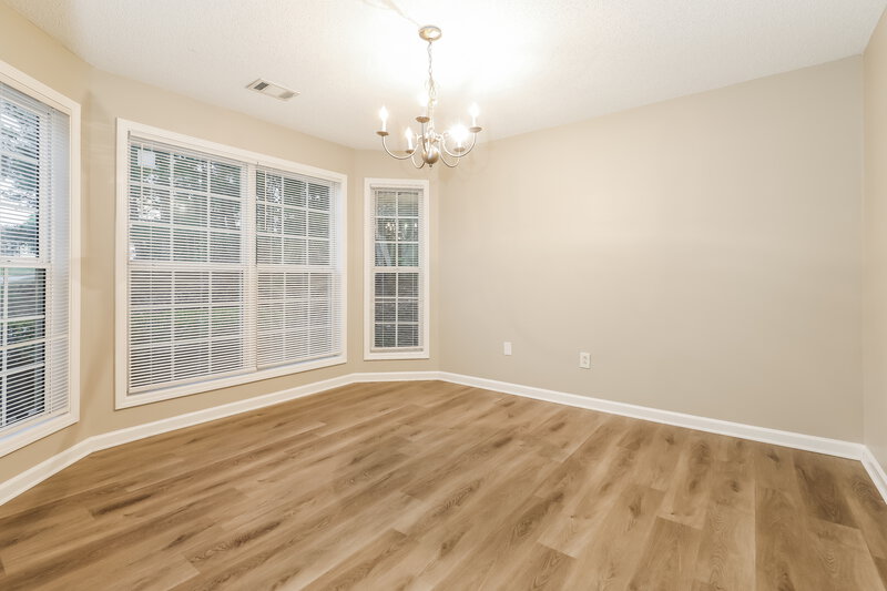 1,940/Mo, 615 Beddick Ln Atlanta, GA 30349 Dining Room View