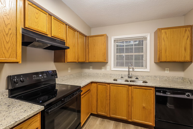 1,940/Mo, 615 Beddick Ln Atlanta, GA 30349 Kitchen View