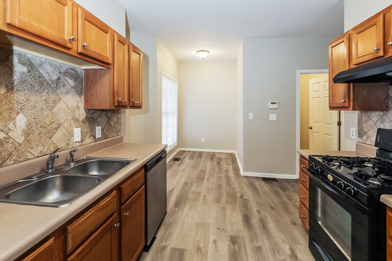 2,790/Mo, 3740 Will Lee Rd Atlanta, GA 30349 Kitchen View