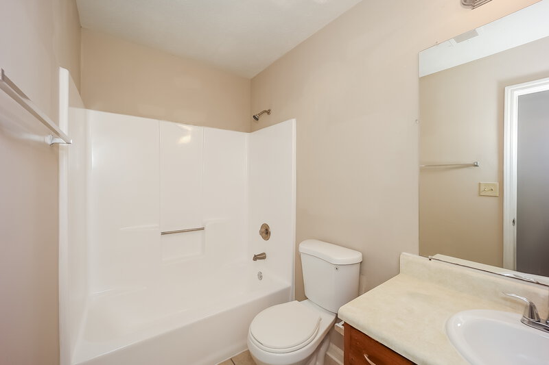 1,700/Mo, 6300 Beaver Creek Trail Atlanta, GA 30349 Bathroom View
