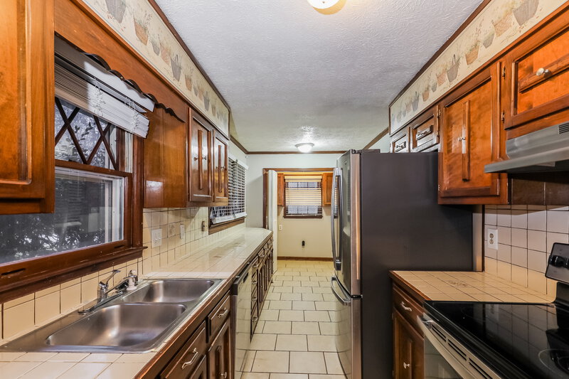 1,895/Mo, 5380 Morning Creek Circle Atlanta, GA 30349 Kitchen View