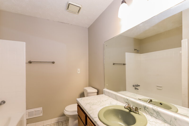 1,895/Mo, 5380 Morning Creek Circle Atlanta, GA 30349 Bathroom View