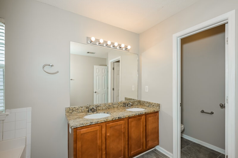 2,010/Mo, 225 Armas Pl Atlanta, GA 30349 Main Bathroom View