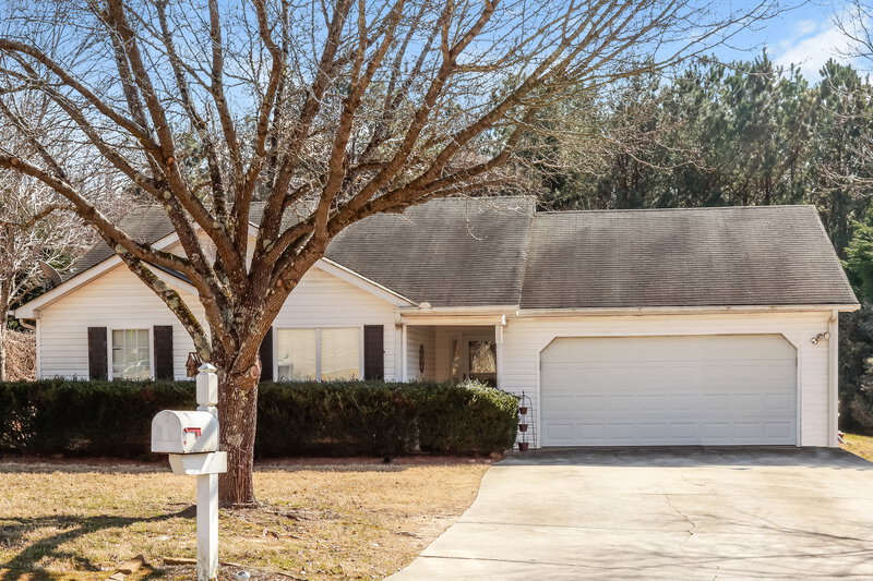 2,350/Mo, 3869 Deaton Rd Flowery Branch, GA 30542 External View