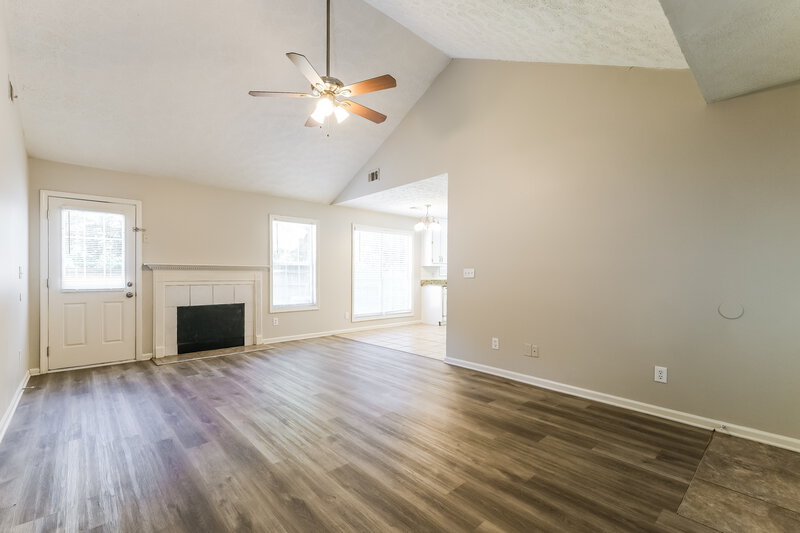 1,900/Mo, 3869 Deaton Rd Flowery Branch, GA 30542 Living Room View 2