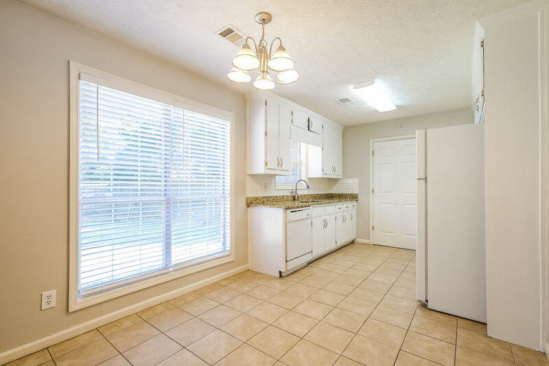 1,900/Mo, 3869 Deaton Rd Flowery Branch, GA 30542 Dining Room View