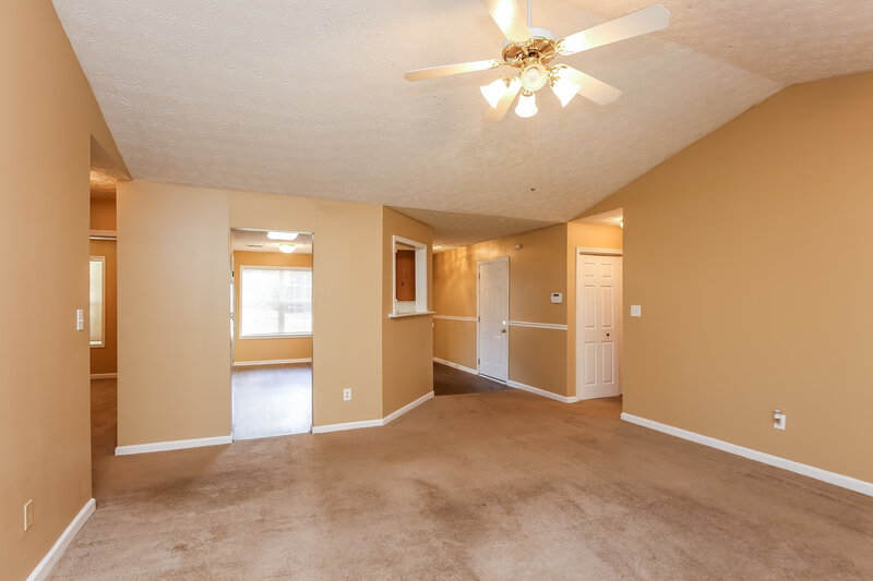 2,000/Mo, 4620 Fox Forrest Dr Flowery Branch, GA 30542 Living Room View