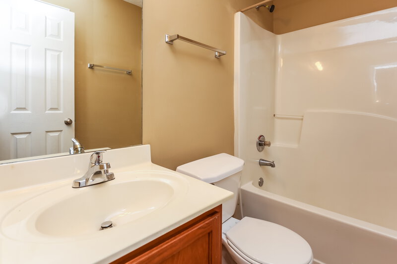 2,000/Mo, 4620 Fox Forrest Dr Flowery Branch, GA 30542 No Caption View
