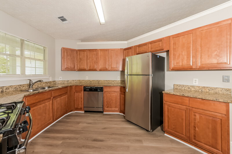 1,775/Mo, 340 Christian Woods Drive SE Conyers, GA 30013 Kitchen View 2