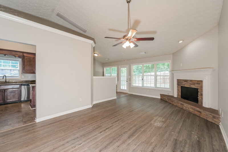 1,930/Mo, 85 Butler Bridge Circle Covington, GA 30016 Living Room View