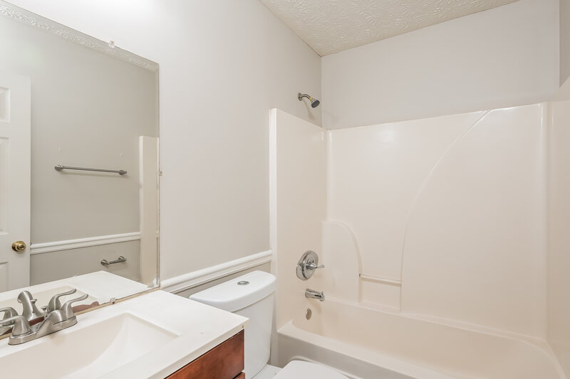 1,930/Mo, 85 Butler Bridge Circle Covington, GA 30016 Bathroom View