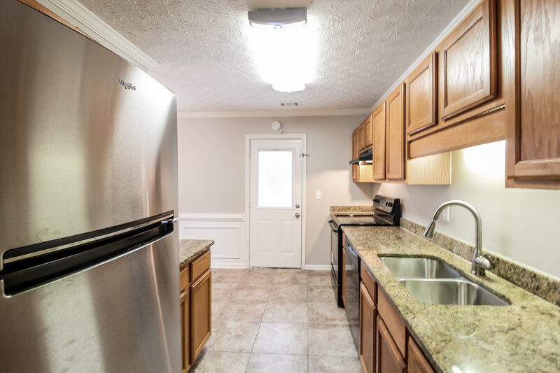 1,810/Mo, 105 Cypress Dr Covington, GA 30016 Kitchen View 2