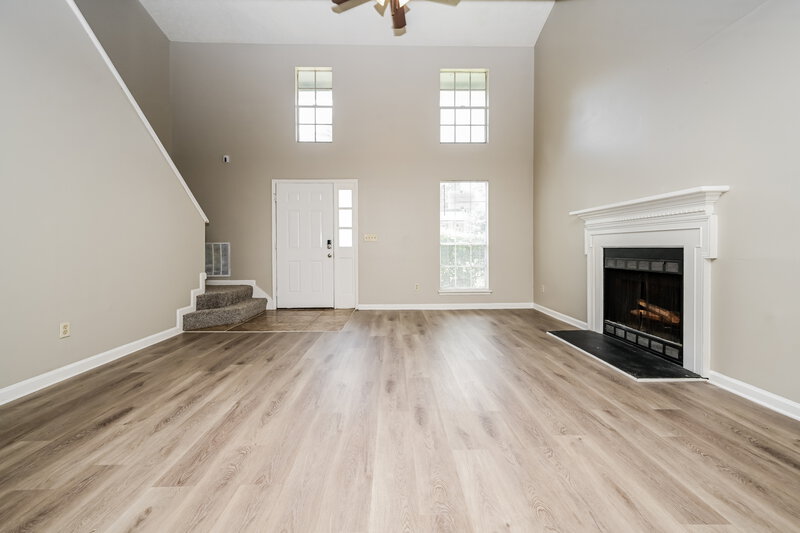 1,990/Mo, 3489 Newberry Trail Decatur, GA 30034 Living Room View