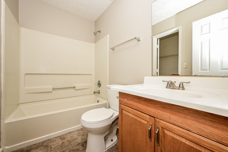 1,990/Mo, 3489 Newberry Trail Decatur, GA 30034 Main Bathroom View