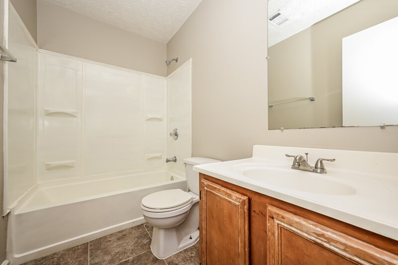 1,990/Mo, 3489 Newberry Trail Decatur, GA 30034 Bathroom View