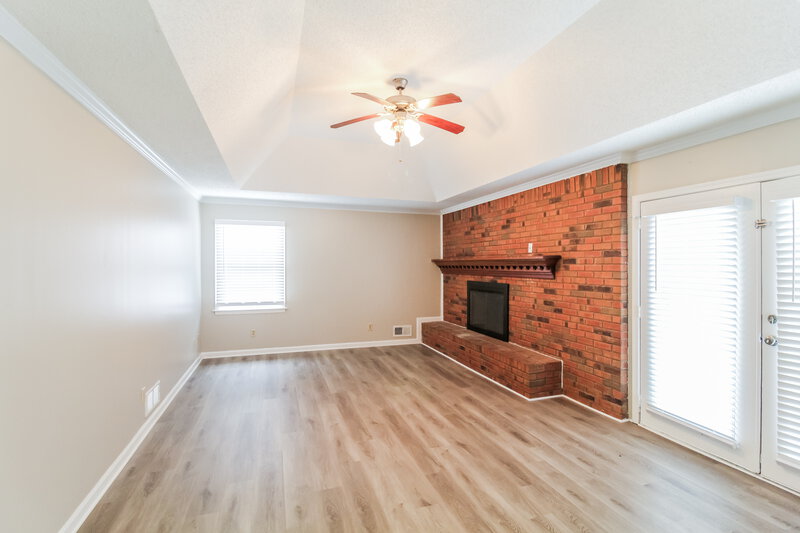 2,050/Mo, 4695 Matthews Park Dr SW Snellville, GA 30039 Living Room View