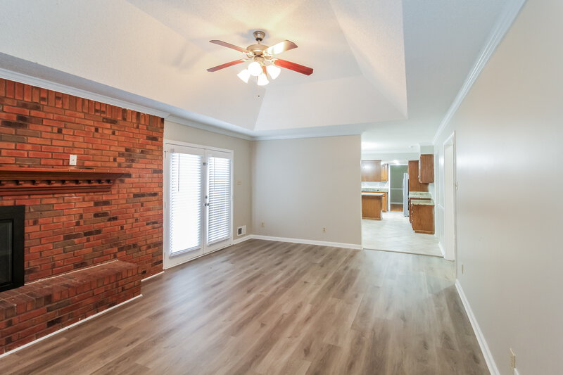 2,050/Mo, 4695 Matthews Park Dr SW Snellville, GA 30039 Living Room View 2