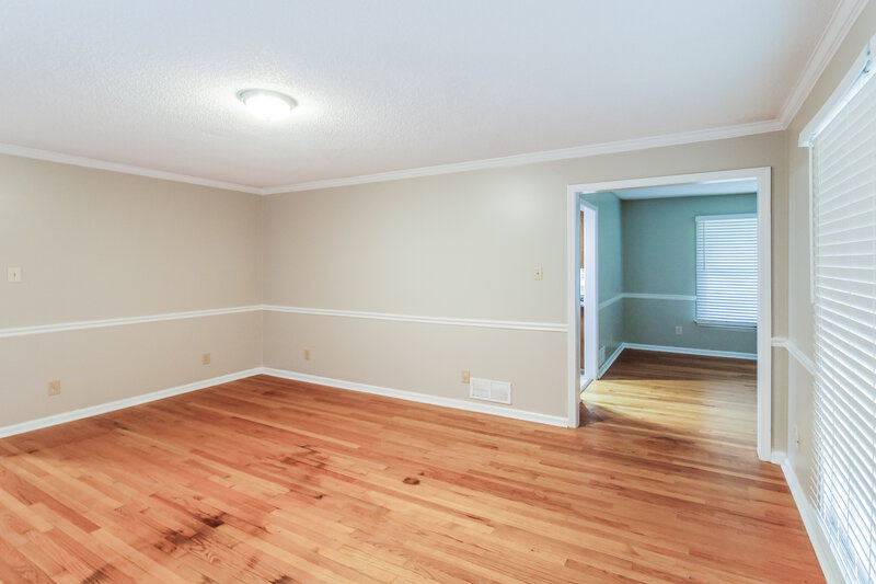 2,050/Mo, 4695 Matthews Park Dr SW Snellville, GA 30039 Family Room View 2