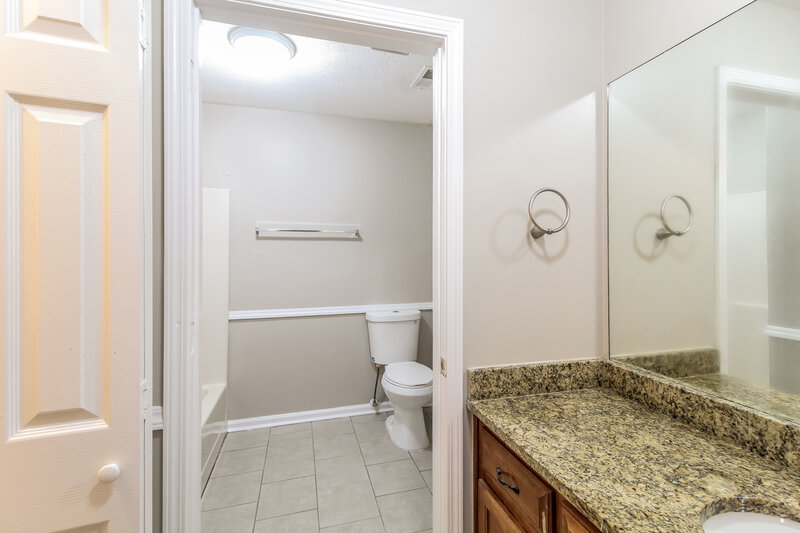 2,050/Mo, 4695 Matthews Park Dr SW Snellville, GA 30039 Main Bathroom View
