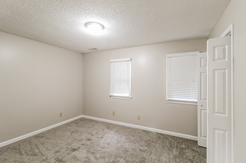 2,050/Mo, 4695 Matthews Park Dr SW Snellville, GA 30039 Bedroom View