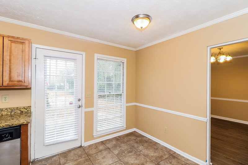 2,100/Mo, 1551 Willow Creek Ct SW Snellville, GA 30078 Breakfast Nook View