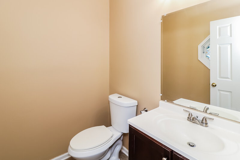 2,100/Mo, 1551 Willow Creek Ct SW Snellville, GA 30078 Bathroom View