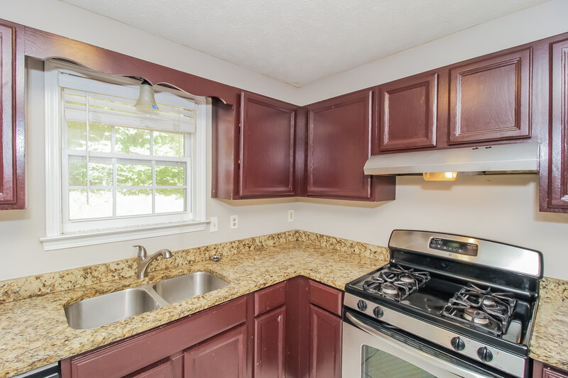 2,570/Mo, 463 Deering Dr Douglasville, GA 30134 Kitchen View 2