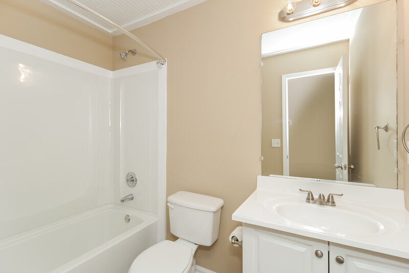 1,575/Mo, 169 Benjamin Dr Rockmart, GA 30153 Main Bathroom View