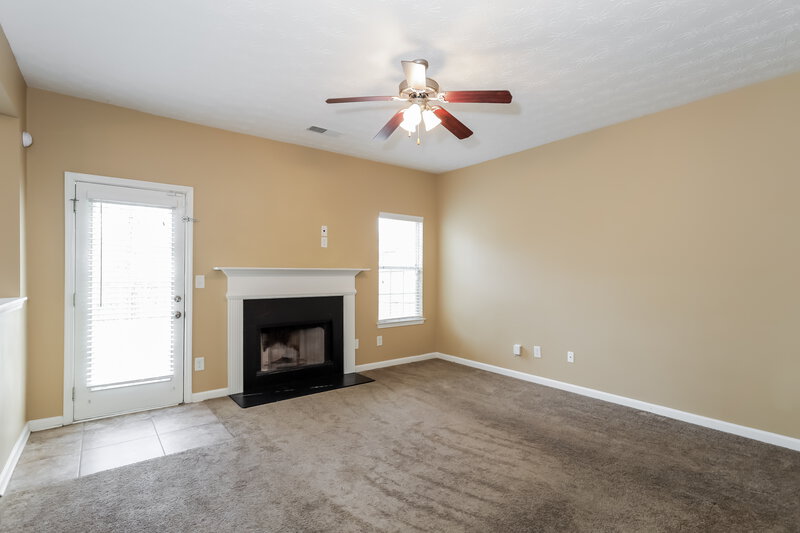 1,785/Mo, 11147 Aliyah Dr Hampton, GA 30228 Living Room View