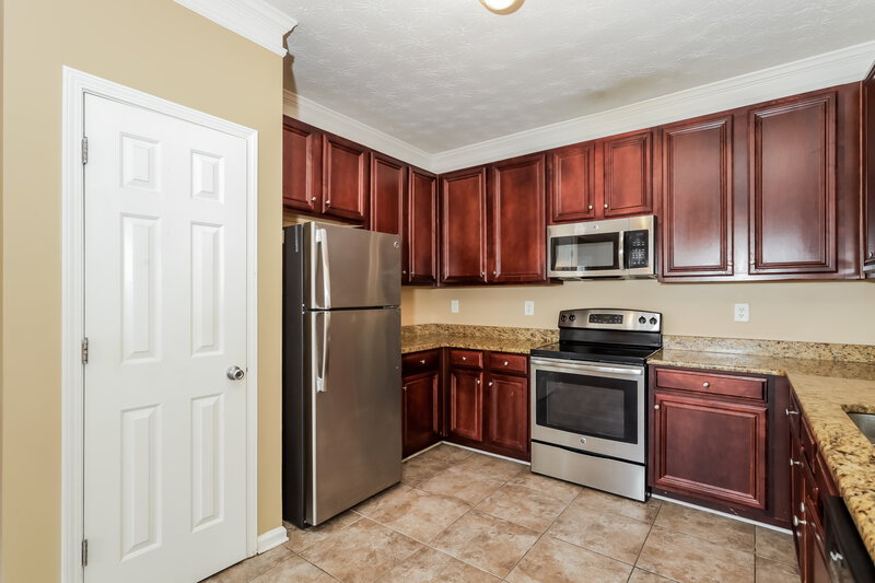 1,785/Mo, 11147 Aliyah Dr Hampton, GA 30228 Kitchen View 2