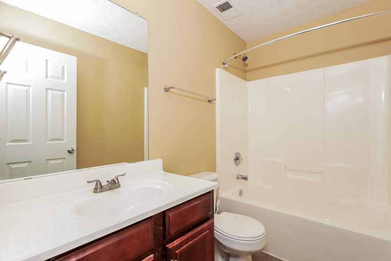 1,785/Mo, 11147 Aliyah Dr Hampton, GA 30228 Bathroom View