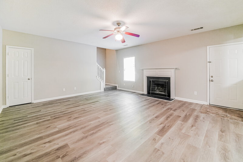 2,690/Mo, 7182 Cavender Dr SW Atlanta, GA 30331 Living Room View