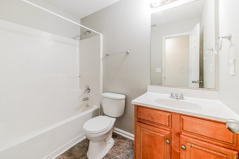 2,690/Mo, 7182 Cavender Dr SW Atlanta, GA 30331 Bathroom View
