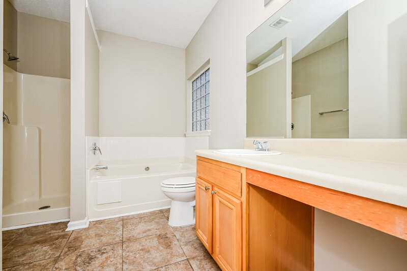 1,905/Mo, 2192 Crossrail Dr Atlanta, GA 30349 Main Bathroom View