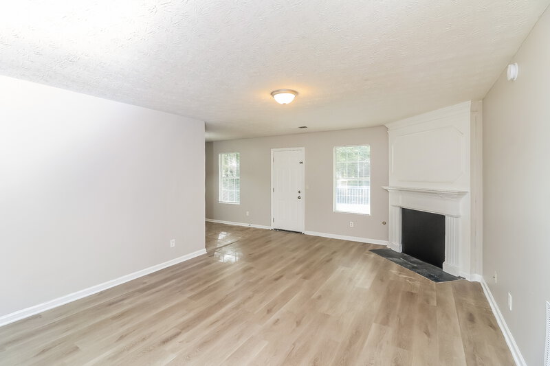 2,360/Mo, 3410 Homeward Trail Ellenwood, GA 30294 Living Room View